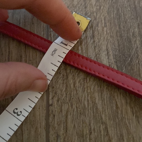 Coach Extra thin red leather XL gold buckle belt with designer tag. Cherry red - Picture 8 of 9